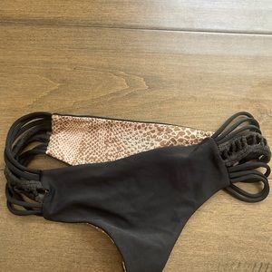 Acacia swimwear bikini bottoms! Size P 🖤